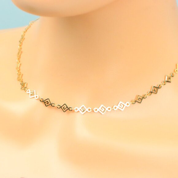 Delicate & Contemporary Necklace Chain, A Lovely Choice for Women, EVCH1783 - Picture 6 of 10